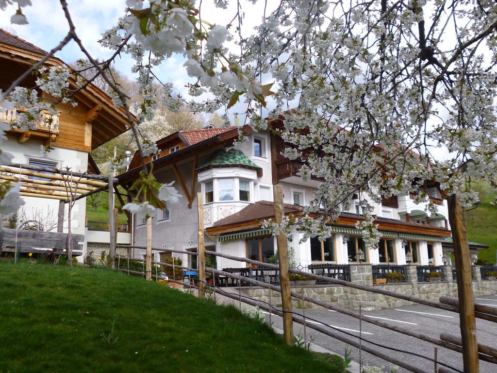 Hotel Hubertusstube Laion Rum bild