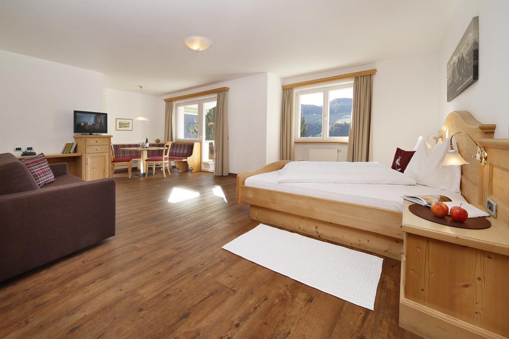 Hotel Hubertusstube Laion Exteriör bild